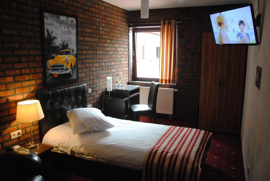 Amadeus Hotel Zielona Gora Phòng bức ảnh