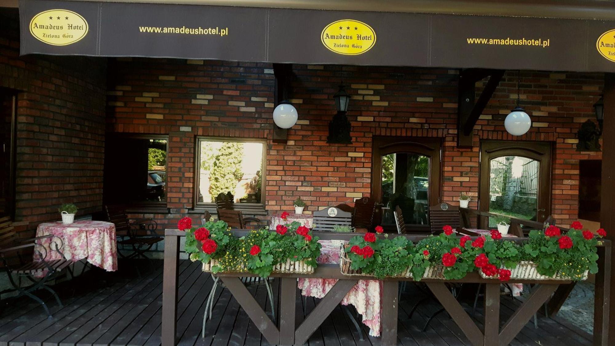 Amadeus Hotel Zielona Gora Ngoại thất bức ảnh